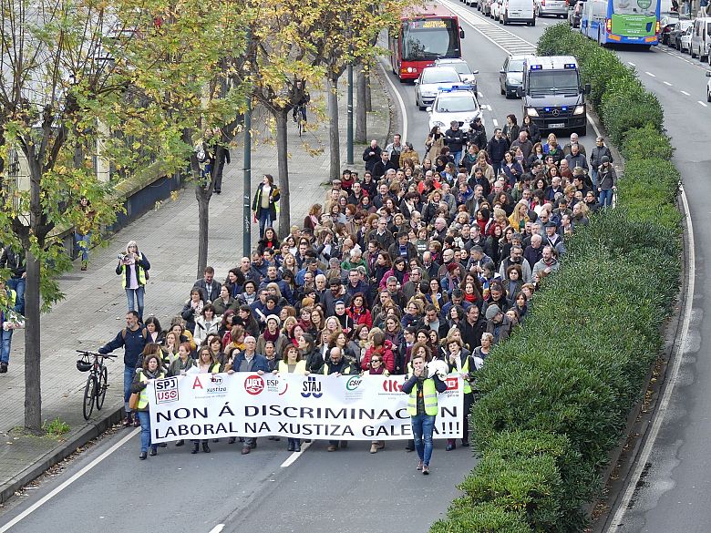 17-12-13-FolgaXustiza-manifestacionACorunha-07.jpg